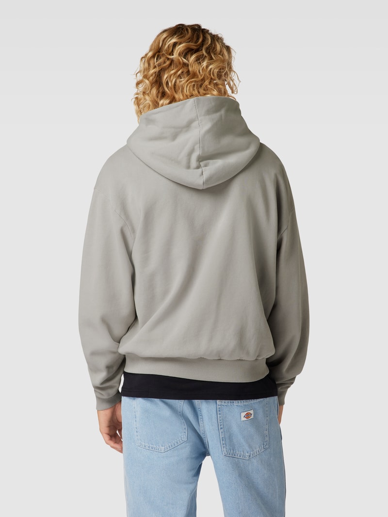 Sweatjacke mit Känguru-Tasche in mittelgrau