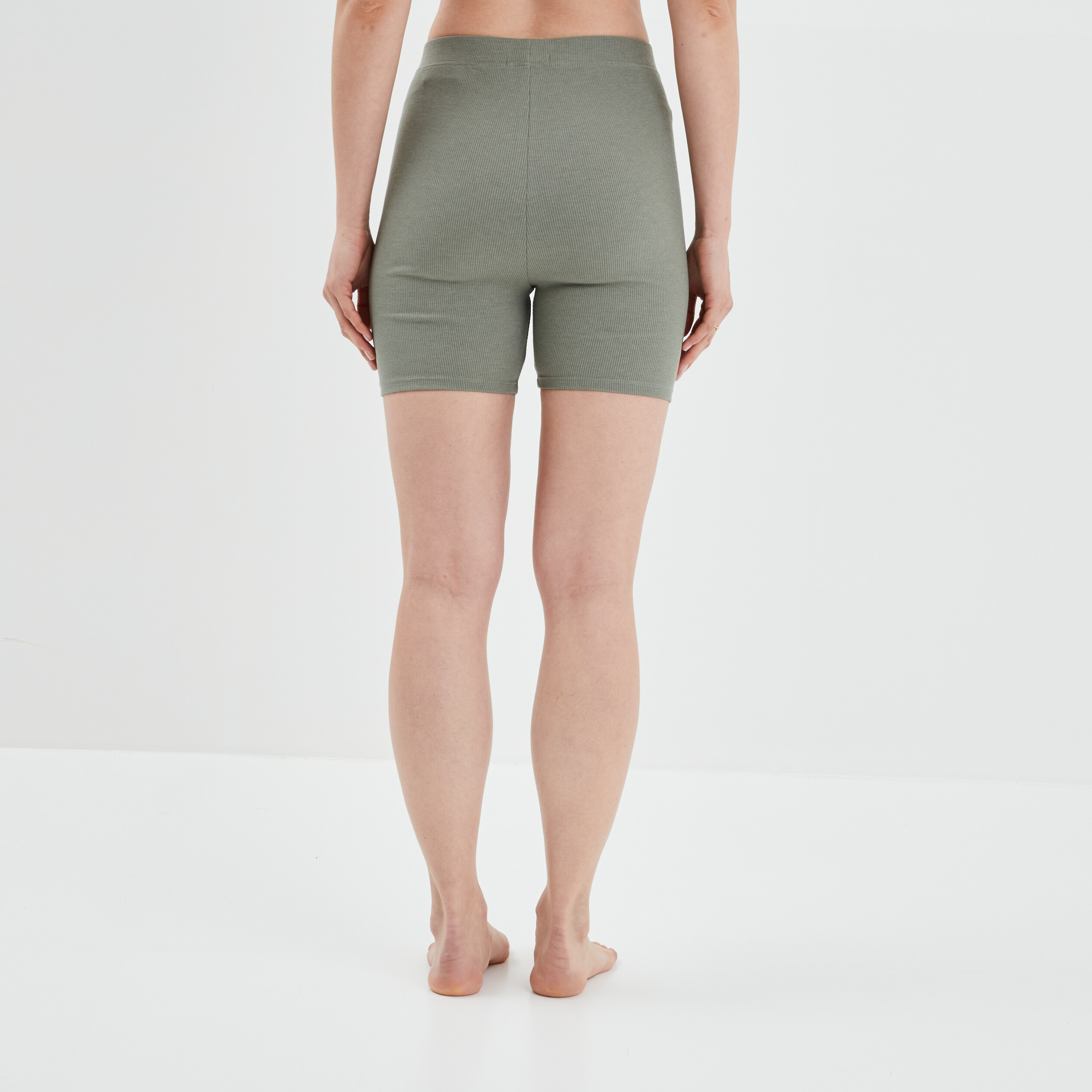 Short cycliste côtelé sans couture vert kaki femme | La Halle