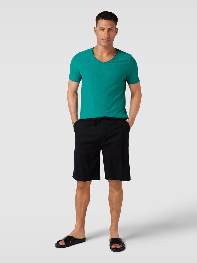 Regular Fit T-Shirt aus Baumwolle mit V-Ausschnitt in apfelgrün