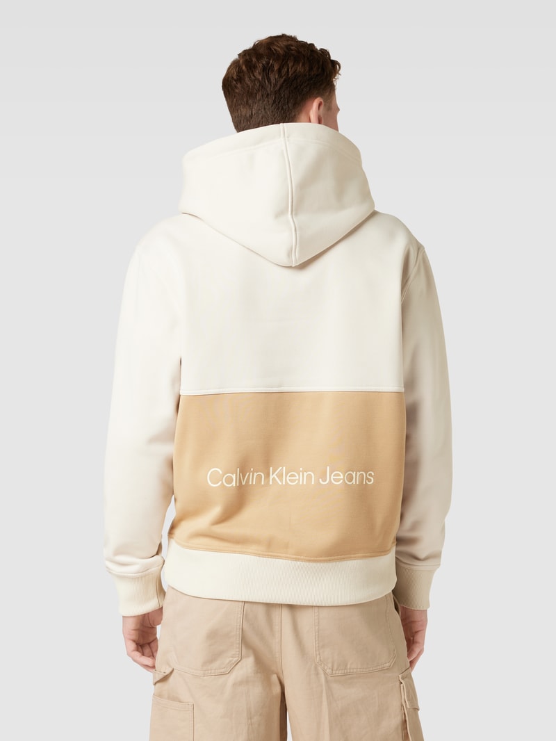Hoodie mit Label-Print in beige