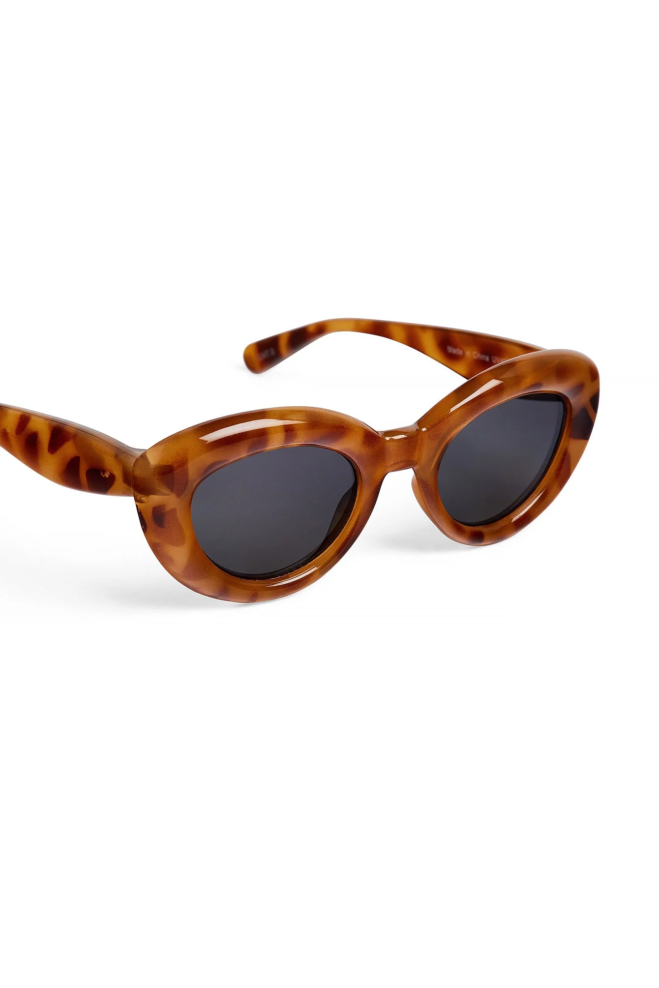 Aufgeblasene Cateye-Sonnenbrille