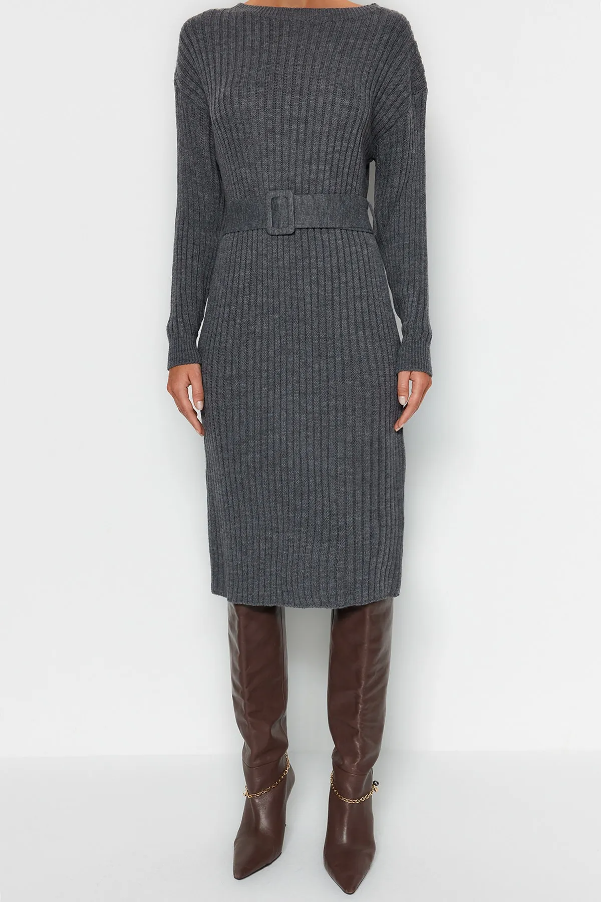 Trendyol Collection  Anthrazitfarbenes Mini-Strickkleid mit Gürtel TWOAW23EL00444