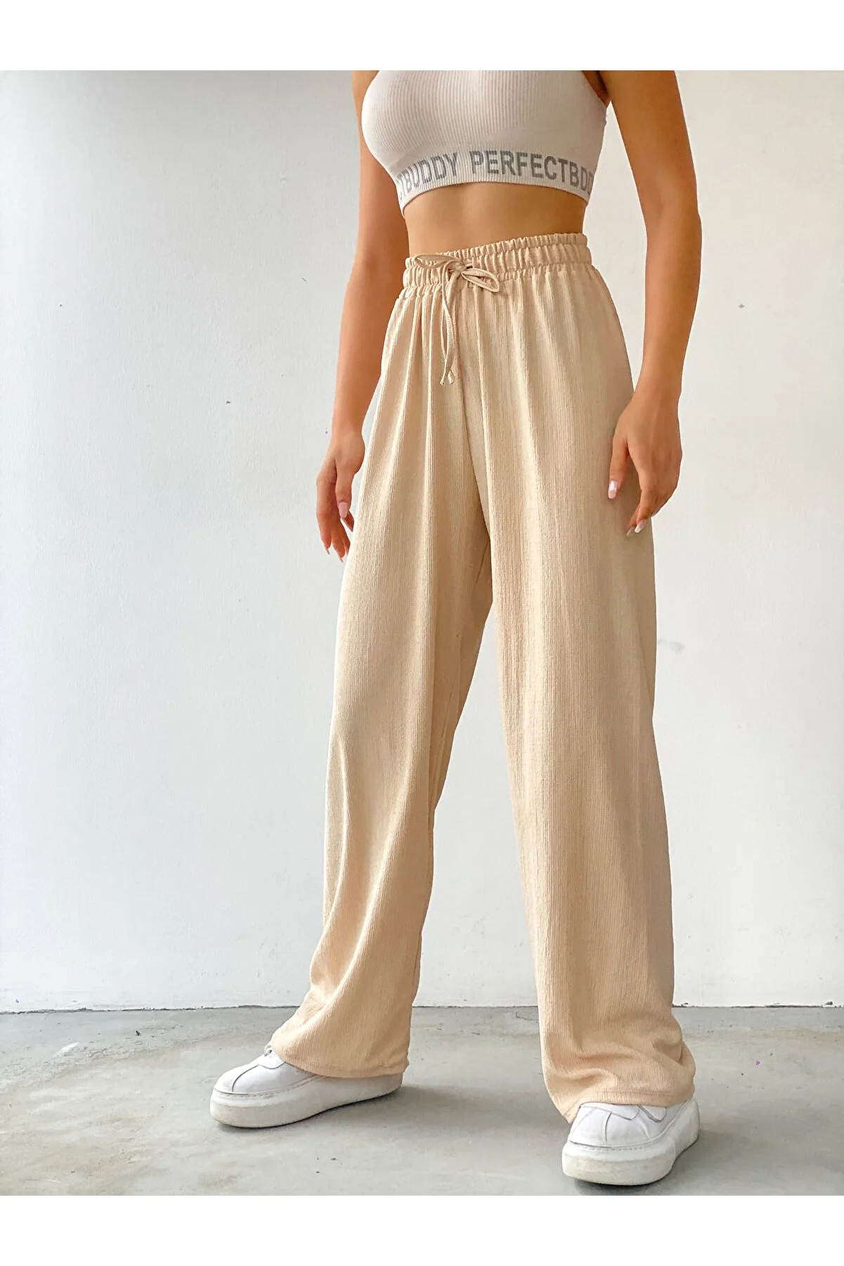 BEJNA  Beigefarbene Palazzo-Hose mit elastischem Bund für Damen