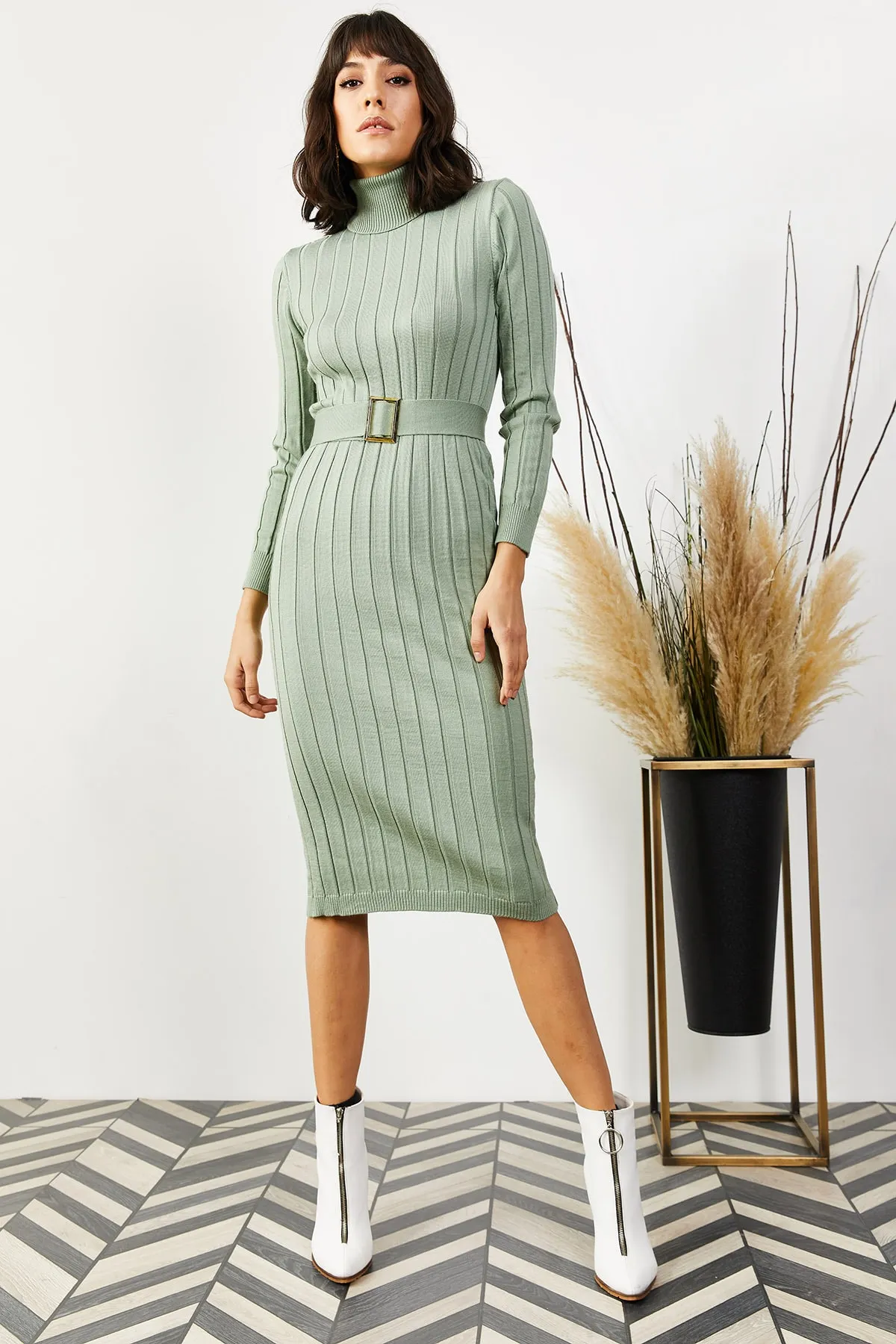 Olalook  Aquagrünes, dickes, geripptes Strickkleid mit Gürtel für Damen ELB-19001014