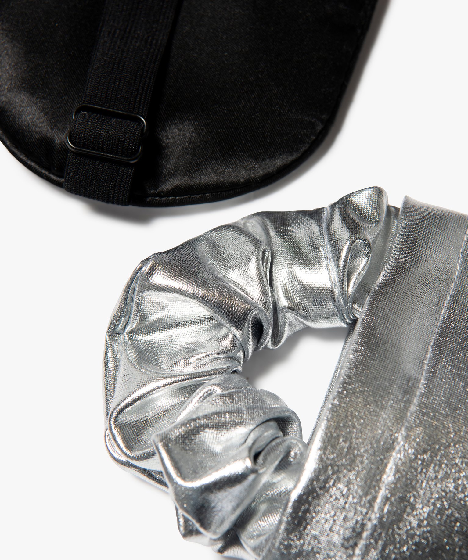 Lot d’accessoires femme avec pochette cadeau argent | GEMO