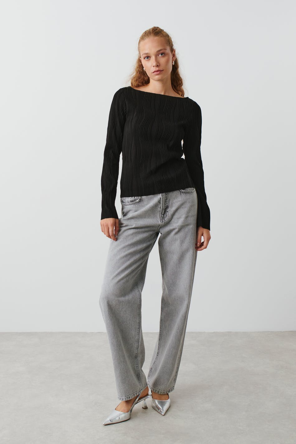 Structured boatneck top