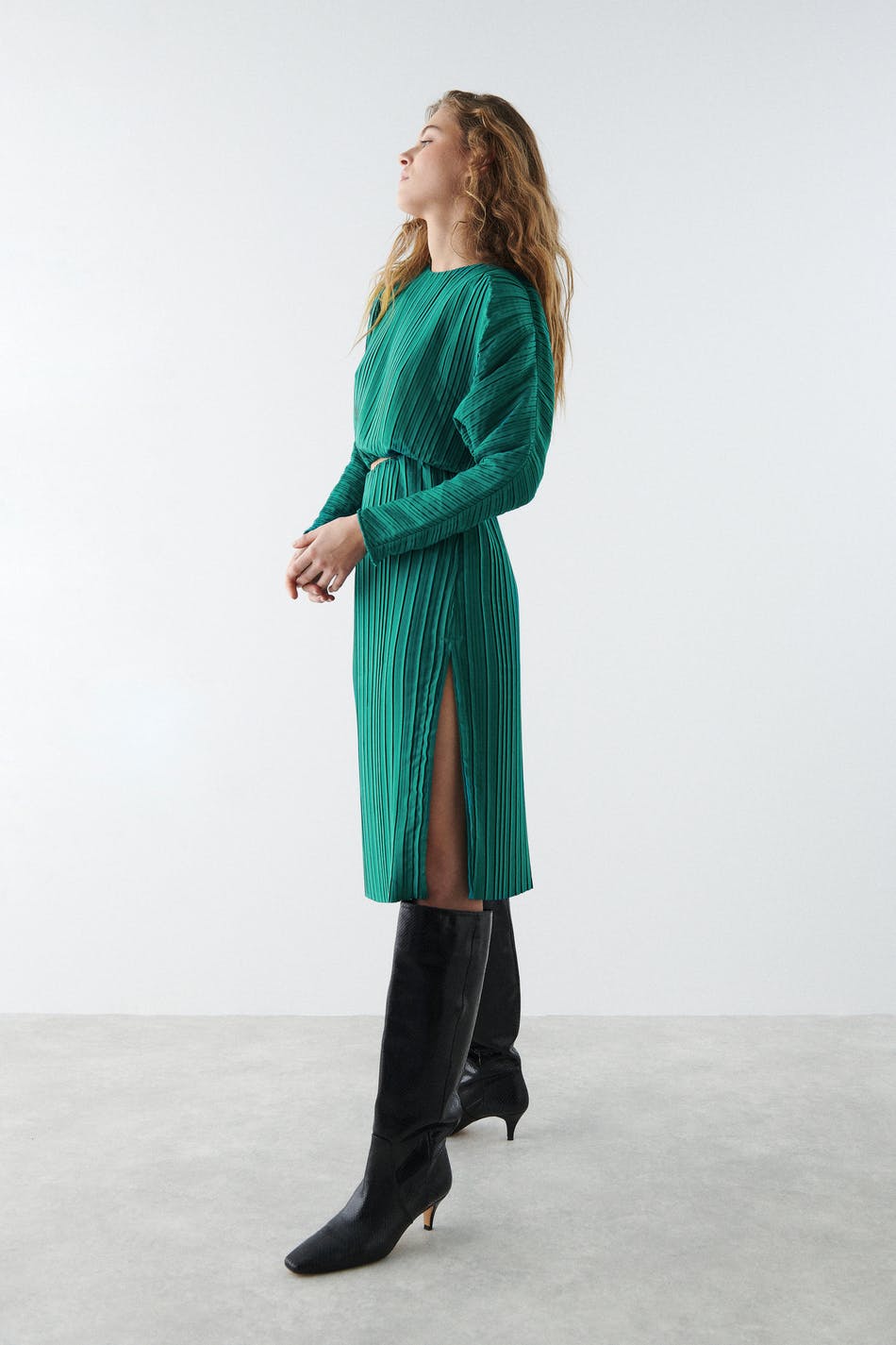 Izzy pleated skirt