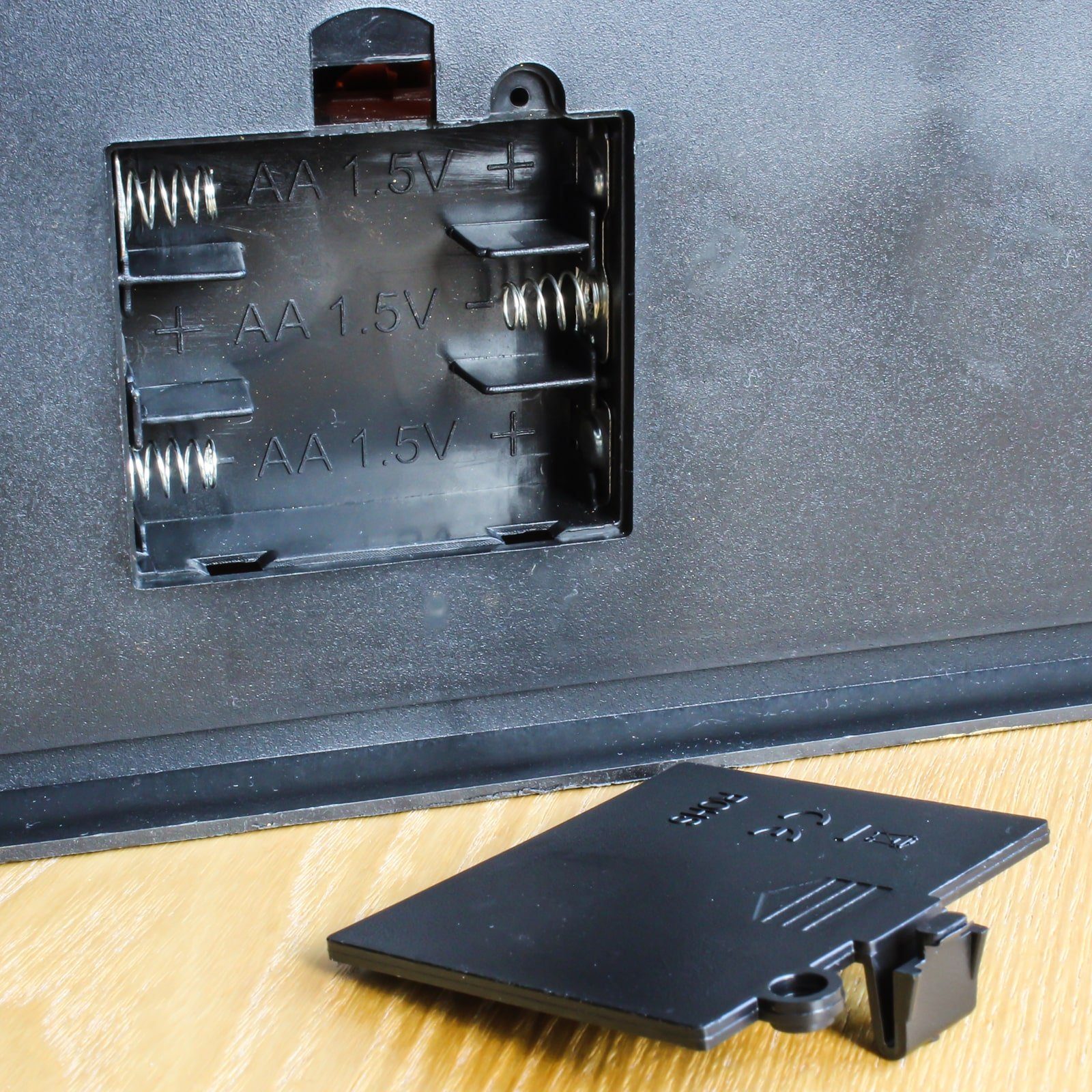 EAXUS Elektrokamin LED Kamin - Deko Elektrokamin Laterne, Flammen, Täuschend echter Flammeneffekt, Holz-Optik