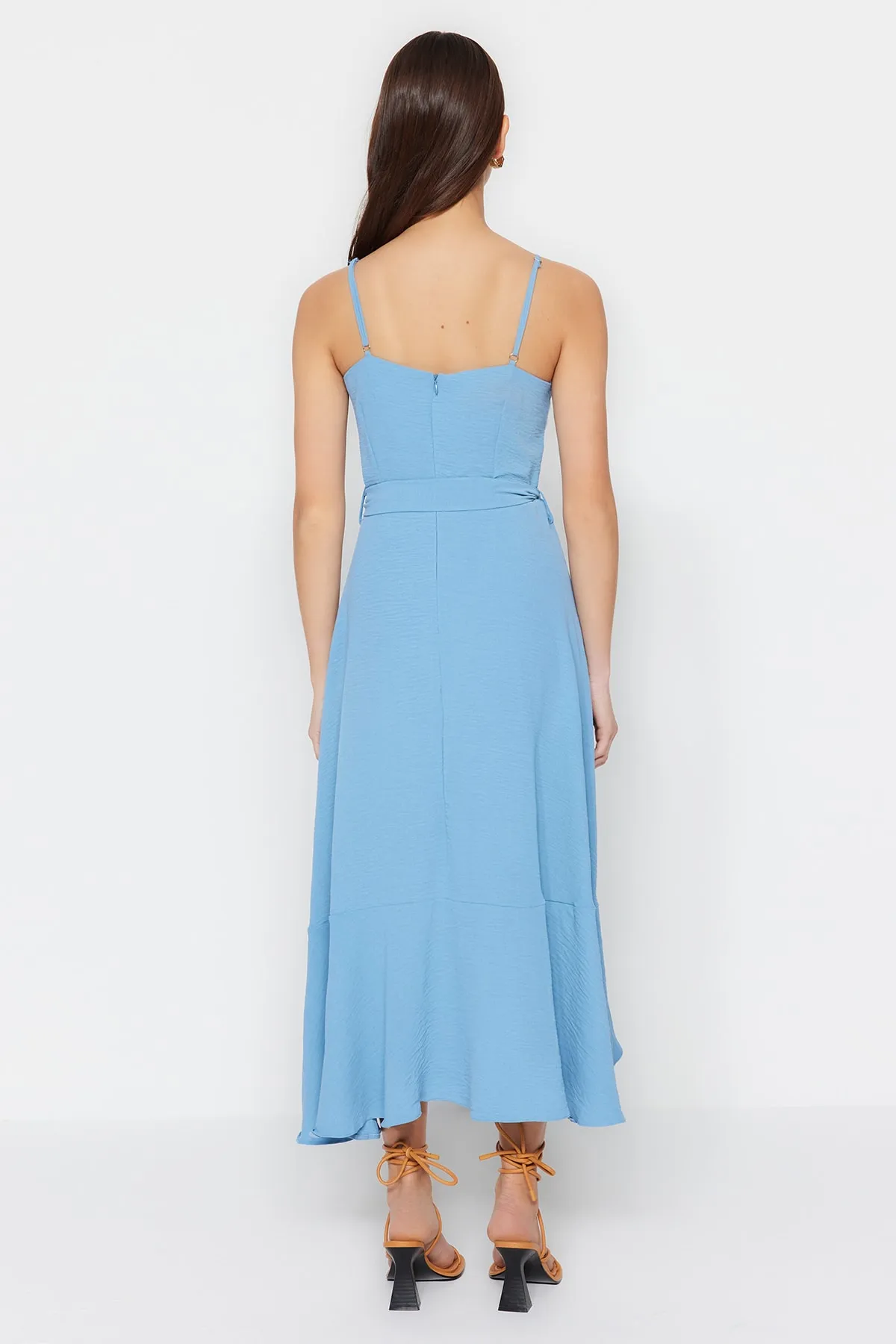Trendyol Collection  Indigoblaues Maxikleid mit Knopfdetail in A-Linie und Volants TWOSS23EL02271
