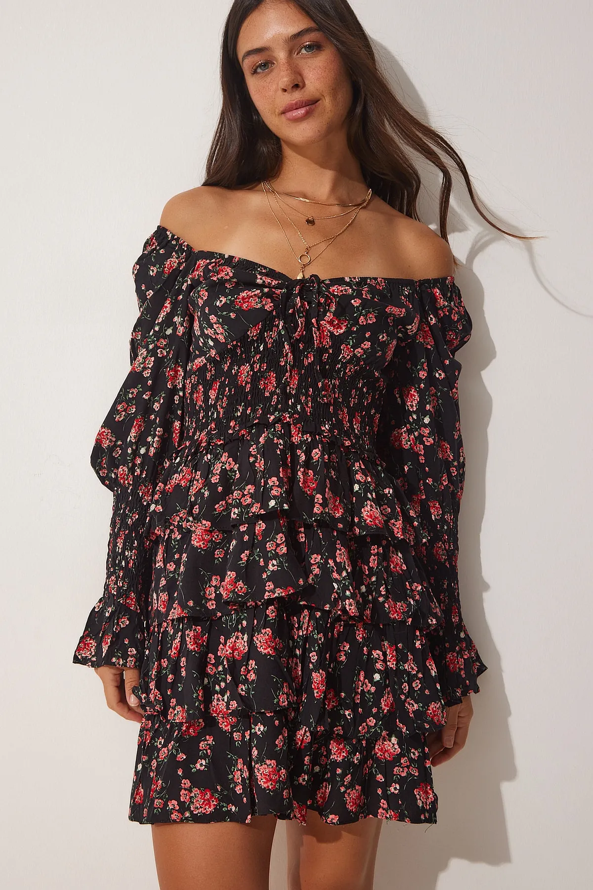 Happiness İstanbul  Schwarzes geblümtes Katkat-Rüschen-Mini-Sommerkleid für Damen FN02947