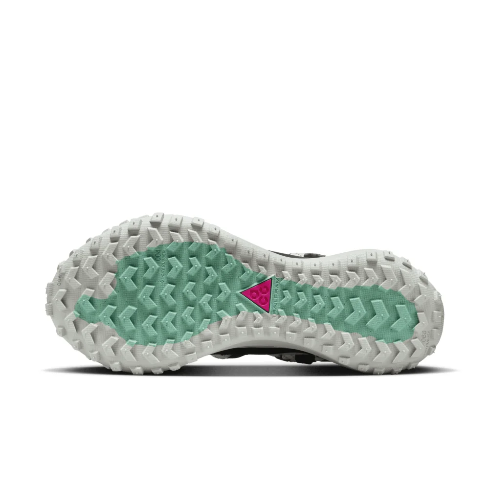 Nike ACG Mountain Fly Low SE DO9334-100 / weiss