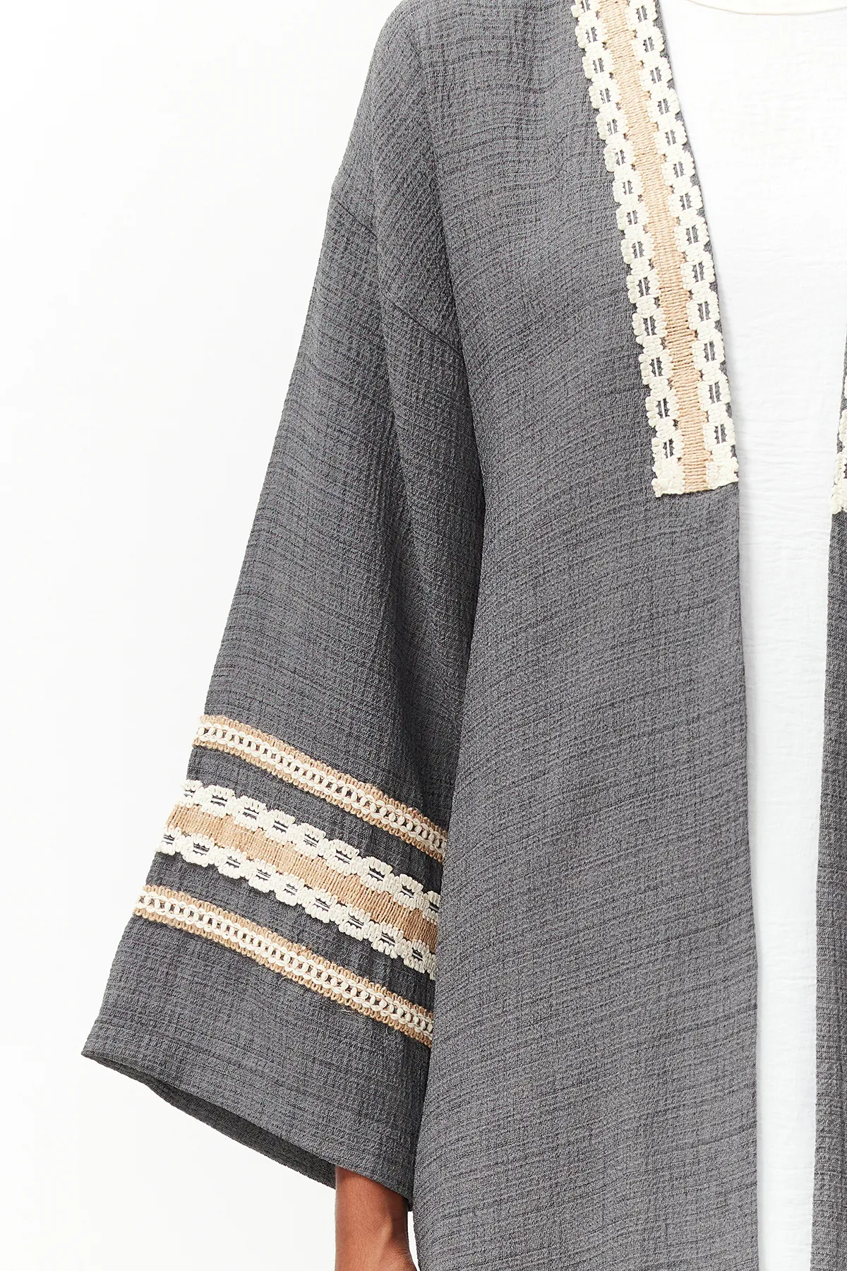 Trendyol Modest  Anthrazitfarbener, lang gewebter Kimono & Kaftan & Abaya mit Brode-Details TCTSS24KF00006