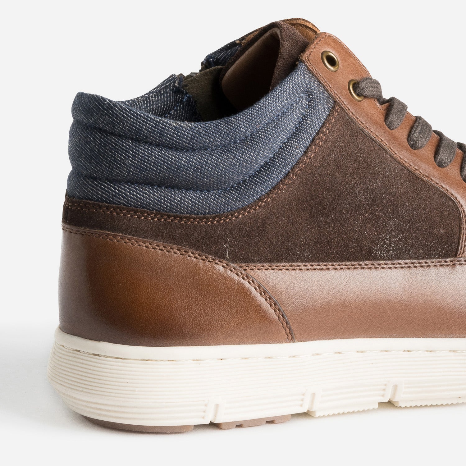 Basket cognac en cuir et textile marine