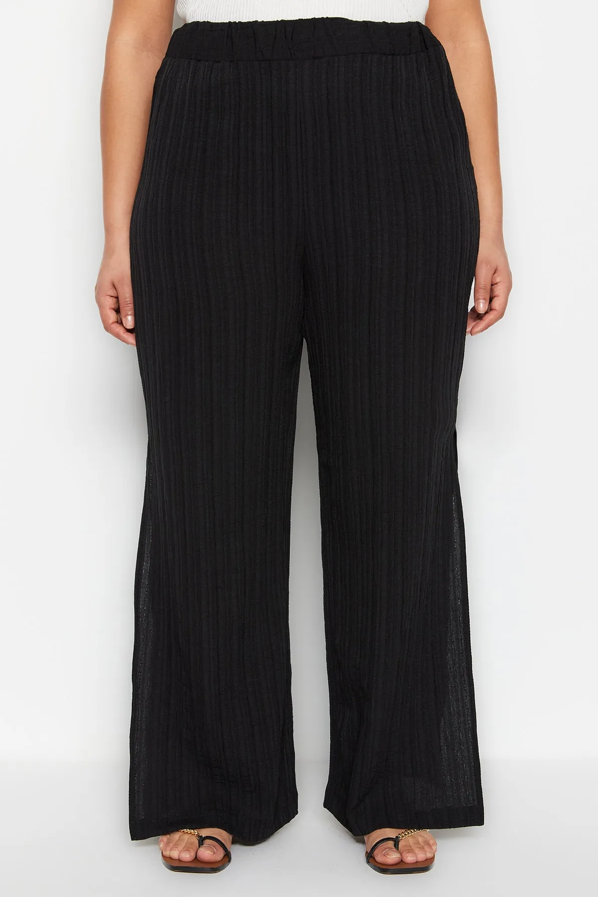 Trendyol Curve  Schwarze, gewickelte Webhose mit hoher Taille TBSSS23AR00012