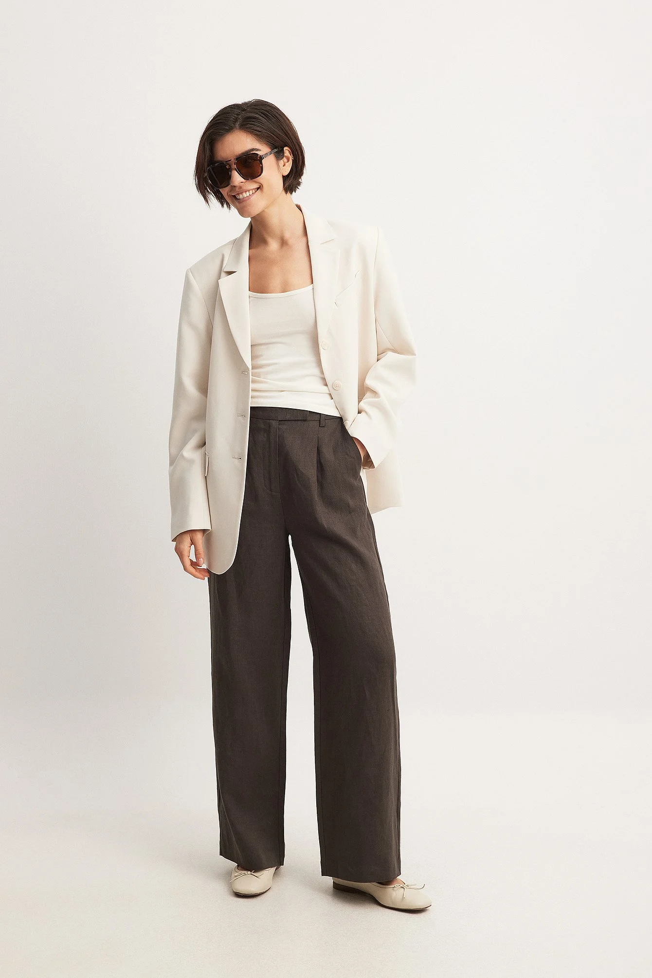 Leinenhose mit weiten Beinen