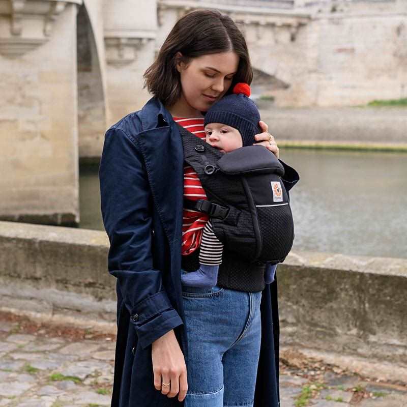 Porte bébé Adapt Soft Touch coton noir Ergobaby