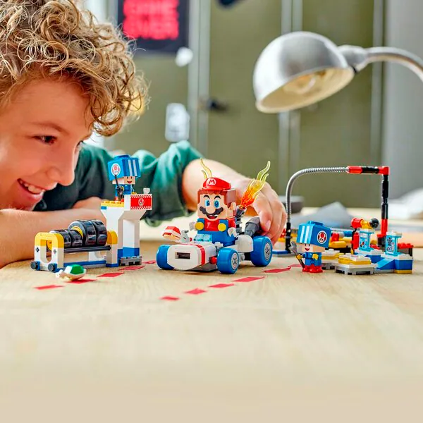 LEGO Super Mario 72035 Mario Kart – Toadsin autotalli