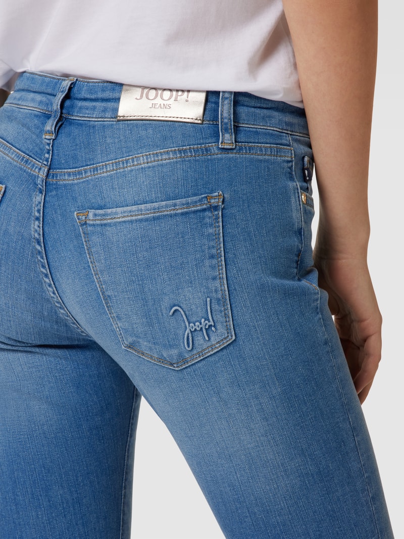 Jeans in 5-Pocket-Design Modell 'Sue' in hellblau