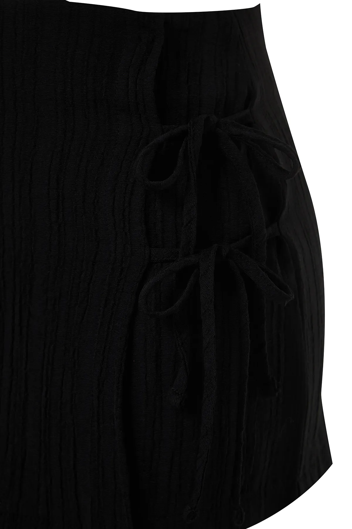 Trendyol Collection  Schwarzer, gewebter, gebundener Shorts-Rock aus Leinenmischung TBESS23SR00044