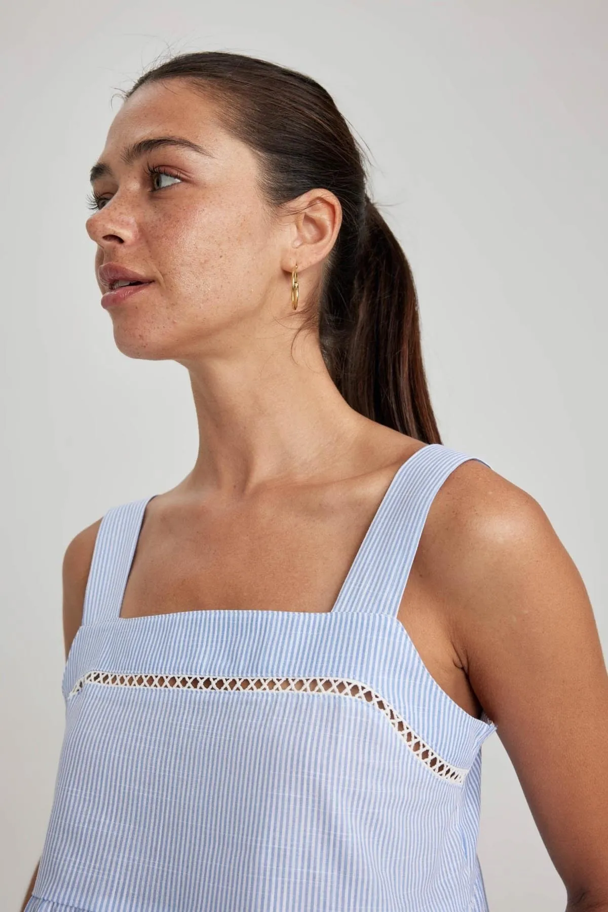 DeFacto  Bluse mit Riemchenkragen und quadratischem Kragen, 100 % Baumwolle, A9414ax23hs