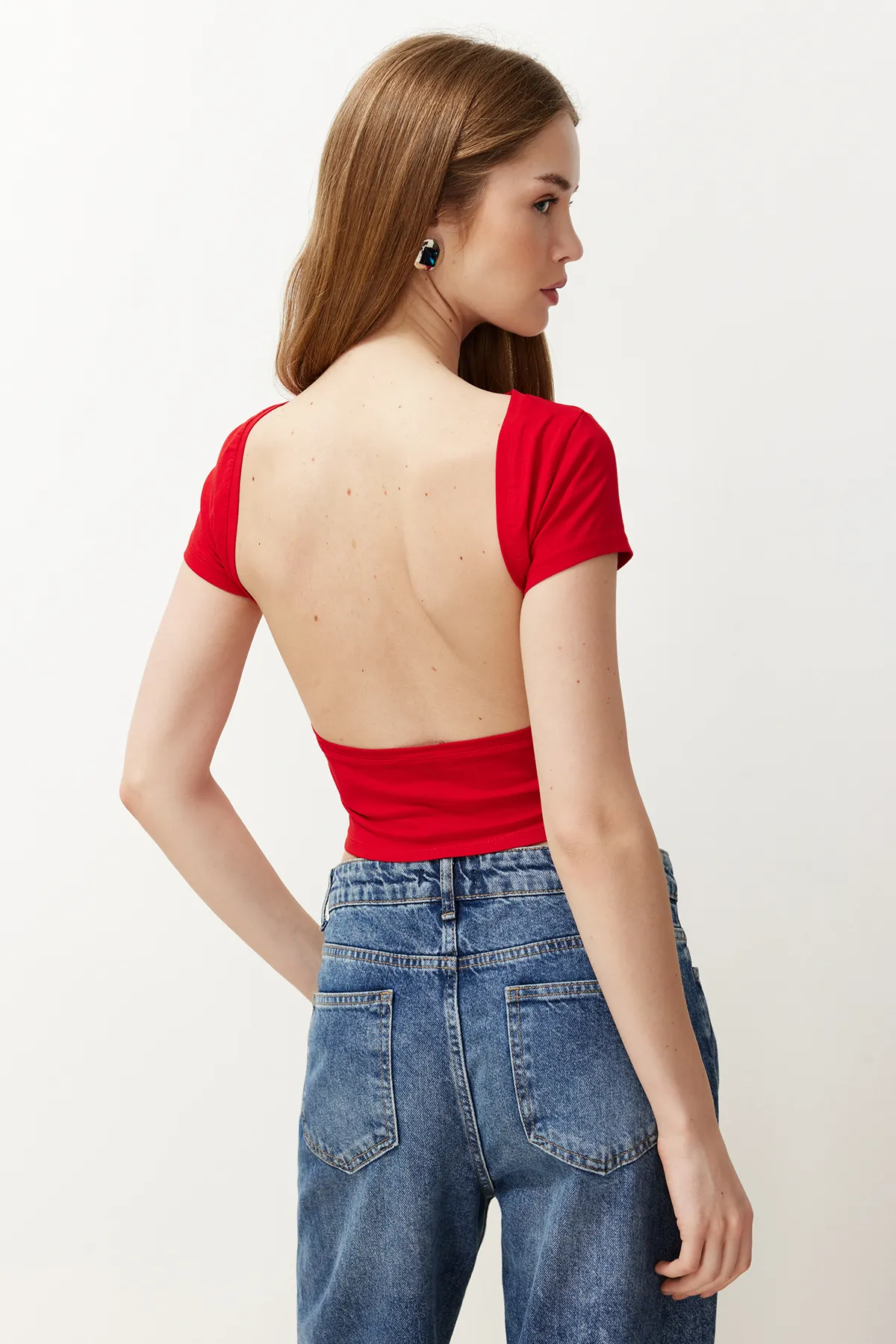 Trendyol Collection  Rote, rückenfreie, bauchfreie, dehnbare Strickbluse aus Baumwolle TWOSS23BZ00912
