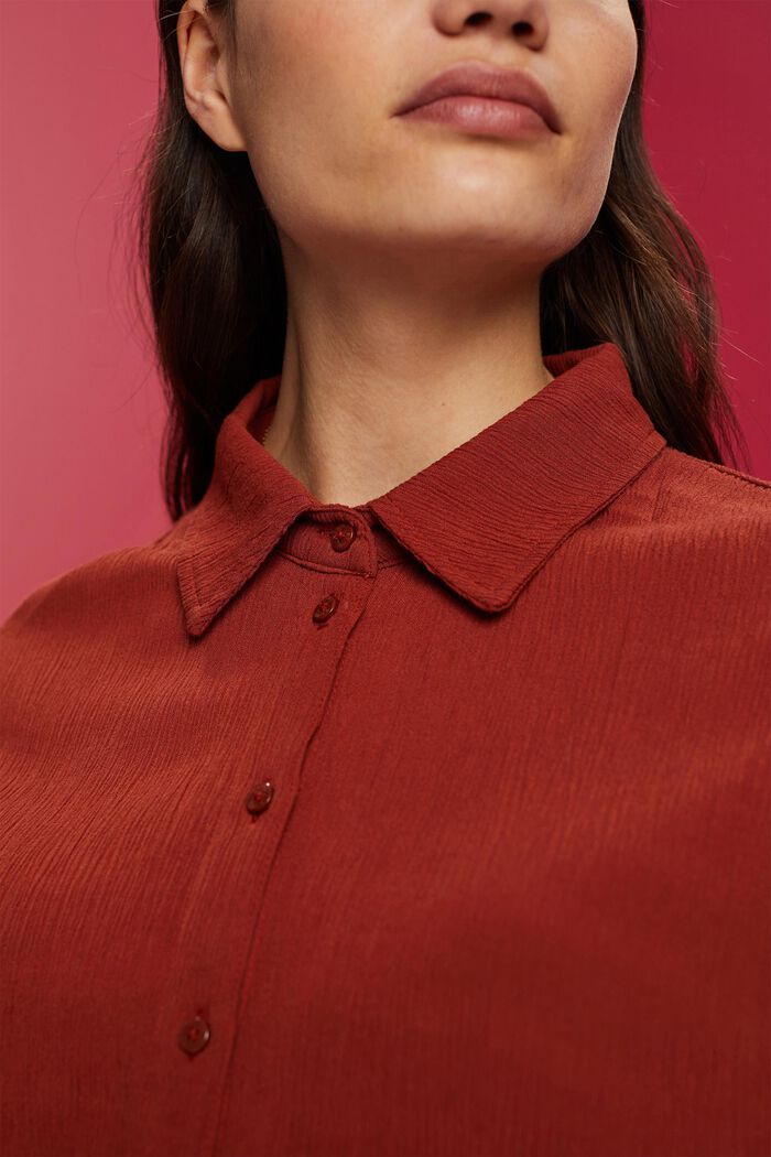 Oversize Hemdbluse in Crinkle-Optik
