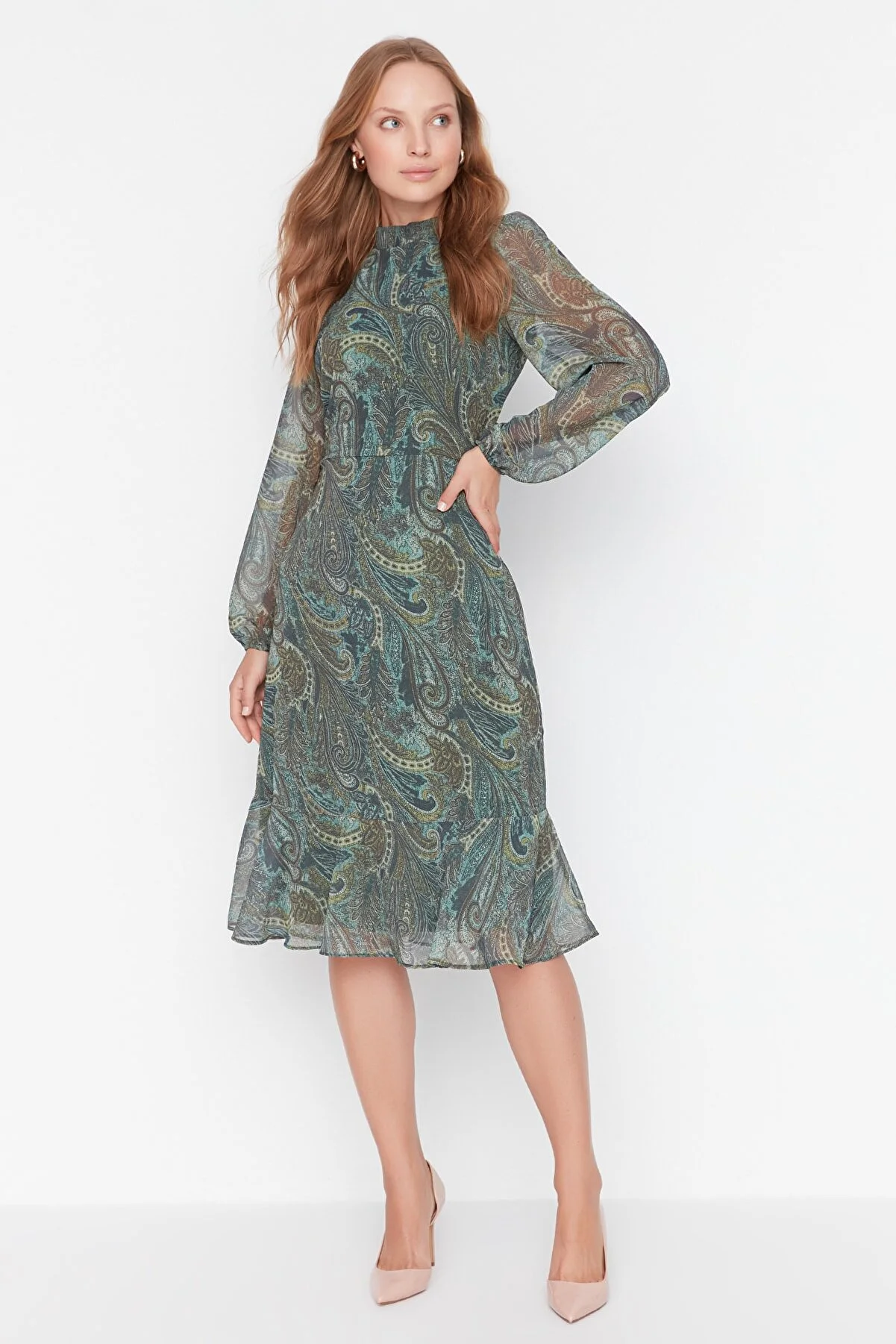 Trendyol Collection  Grünes Volant-Webkleid mit Paisley-Muster TWOAW23EL01436