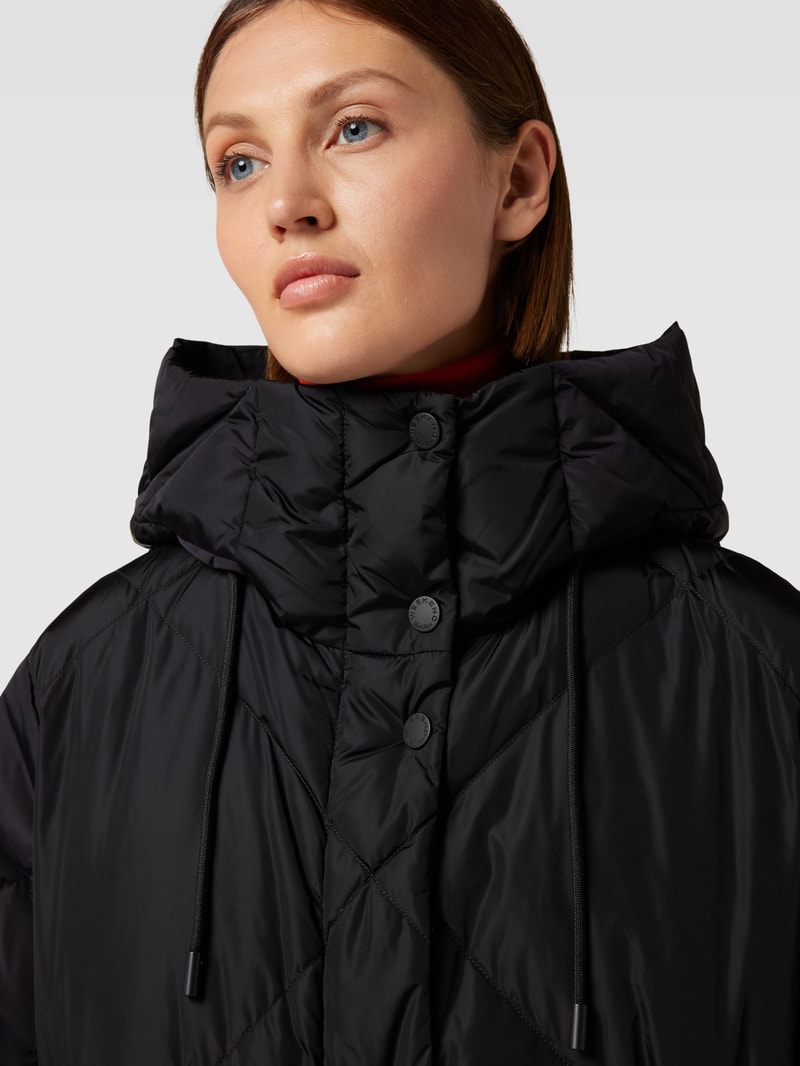 Daunenmantel mit Eingrifftaschen Modell 'CALERNO' in schwarz