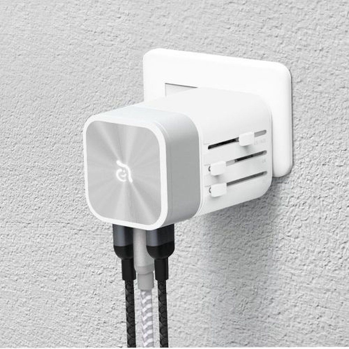 ADAM Elements Omnia T3 Triple Universal Weltstecker