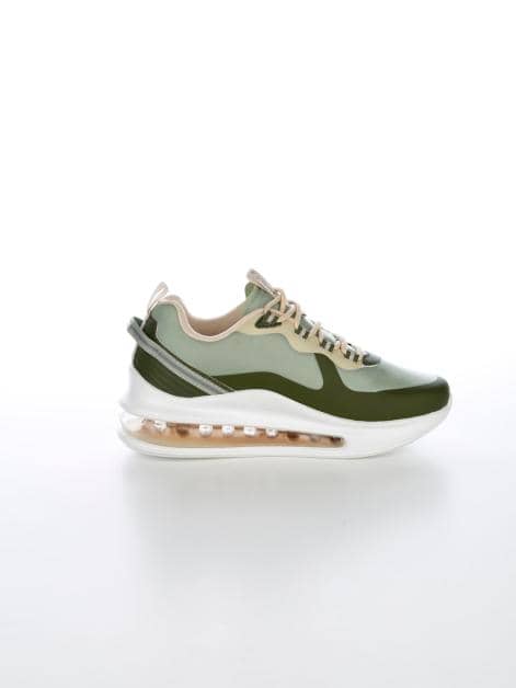 Sneaker mit Luftpolsterlaufsohle
