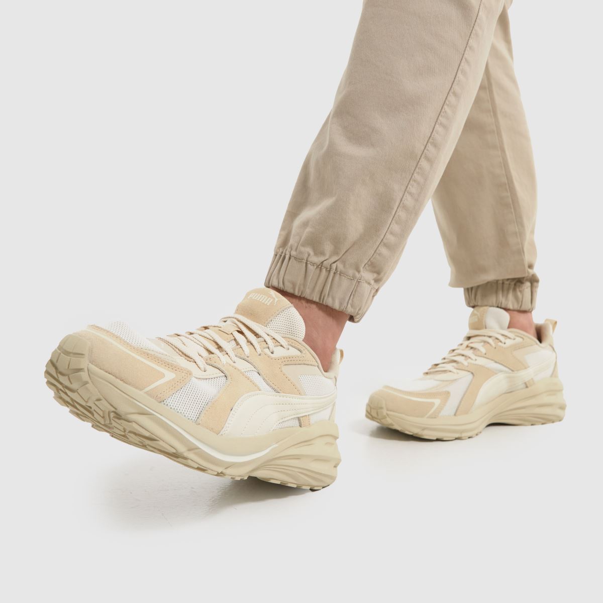 PUMA – Hypnotic – Beige långärmade sneakers