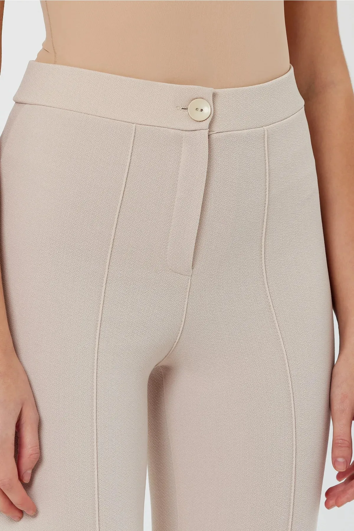 HAKKE  Damen-Palazzo-Hose mit hoher Taille, gerafftem, ausgestelltem Bein