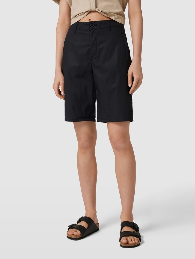 Chinoshorts mit seitlichen Eingrifftaschen in schwarz