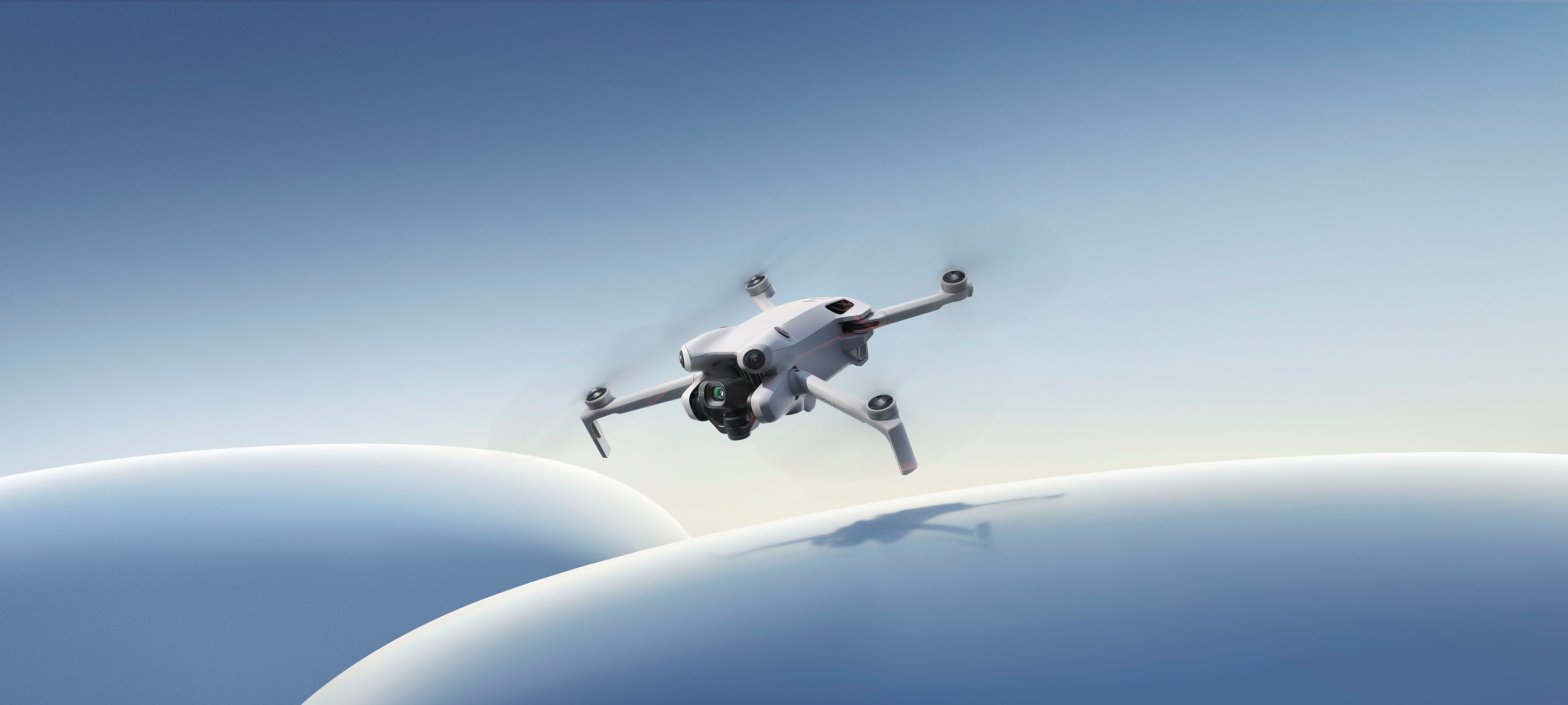 DJI Mini 4 Pro Fly More Combo (DJI RC 2) (GL) Drohne (4K Ultra HD)