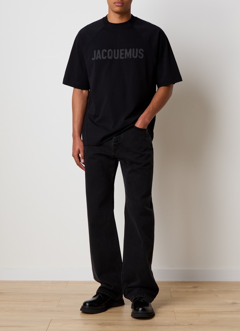 Jeansy Jacquemus z prostymi nogawkami i kieszeniami bocznymi