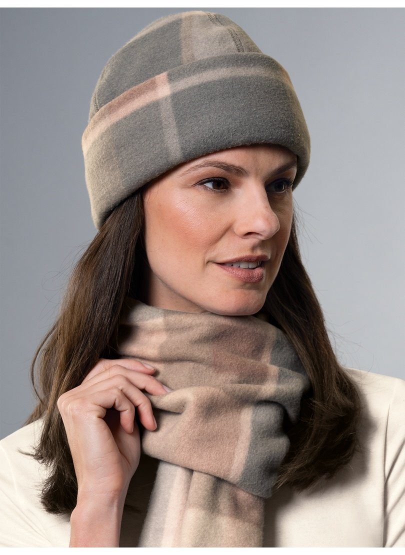 Trigema Strickmütze TRIGEMA Fleece-Mütze mit Karo-Muster