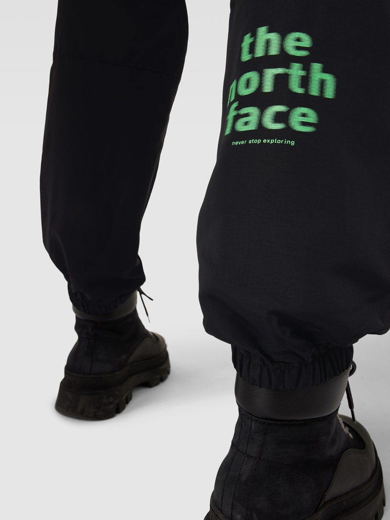 Hose mit Reißverschlusstasche Modell 'EASY PANT' in schwarz