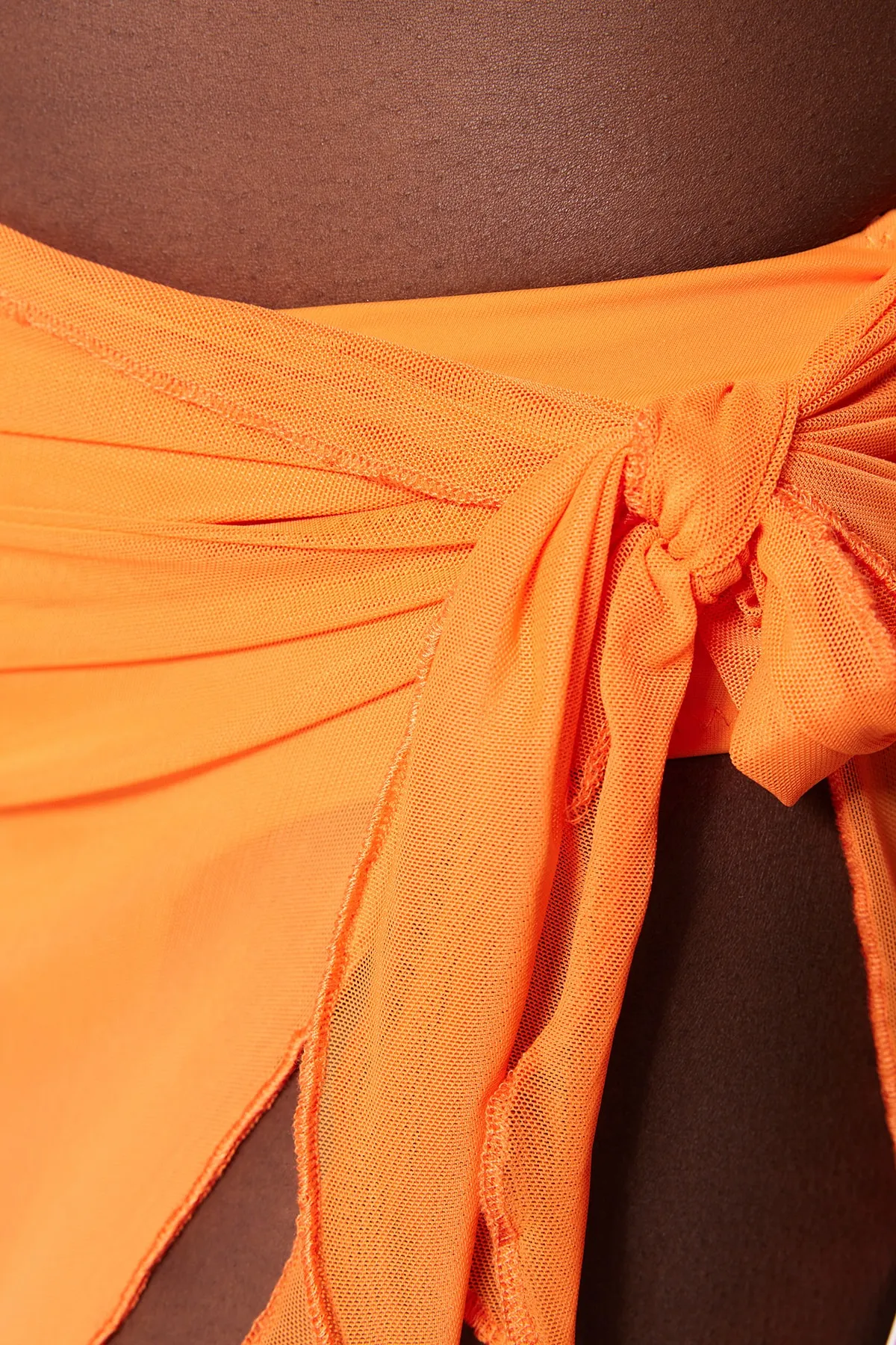 Trendyol Collection  Orangefarbenes Blusen-Rock-Set aus gewebtem, gebundenem Netzstoff TBESS23AU00033
