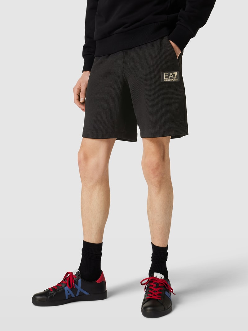 Sweatshorts mit Label-Patch in schwarz