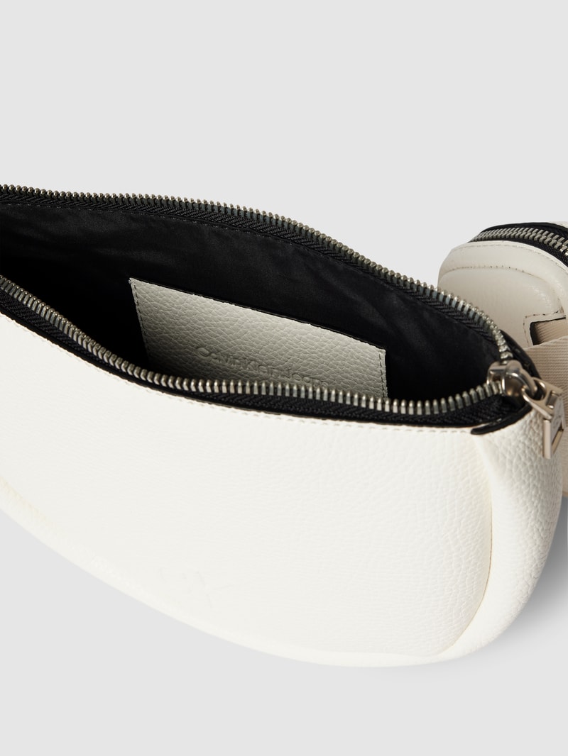 Bauchtasche mit Logo-Detail Modell 'CONNECTED' in weiss
