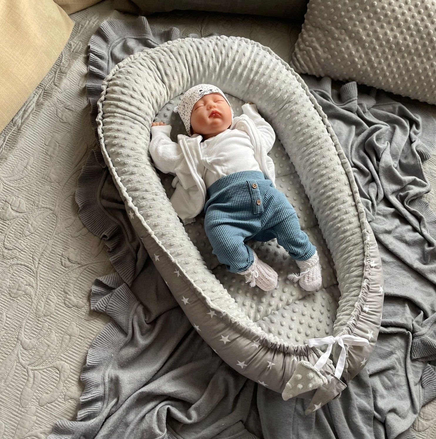 Loolay Bettnestchen MINKY/ Baumwolle BABYNEST Babykokon Geschenk Babyaustattung SETS, (MUSTER: Sterne GRAU/ MINKY Grau; SOLO oder im SETS, 1-tlg., PREMIUM BABYGESCHENK Neugeborene Nestchen, Babynestchen, Reisebett), LOOLAY® - 100% Europäische Stoffe