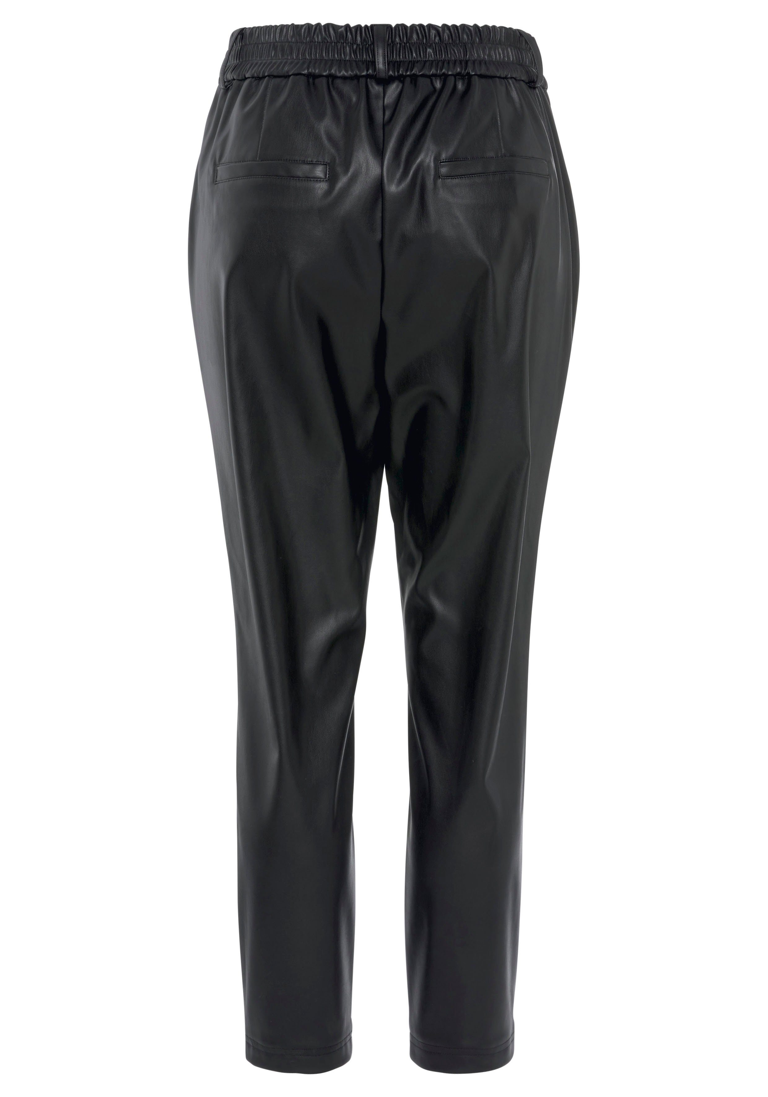 LASCANA Schlupfhose aus Lederimitat