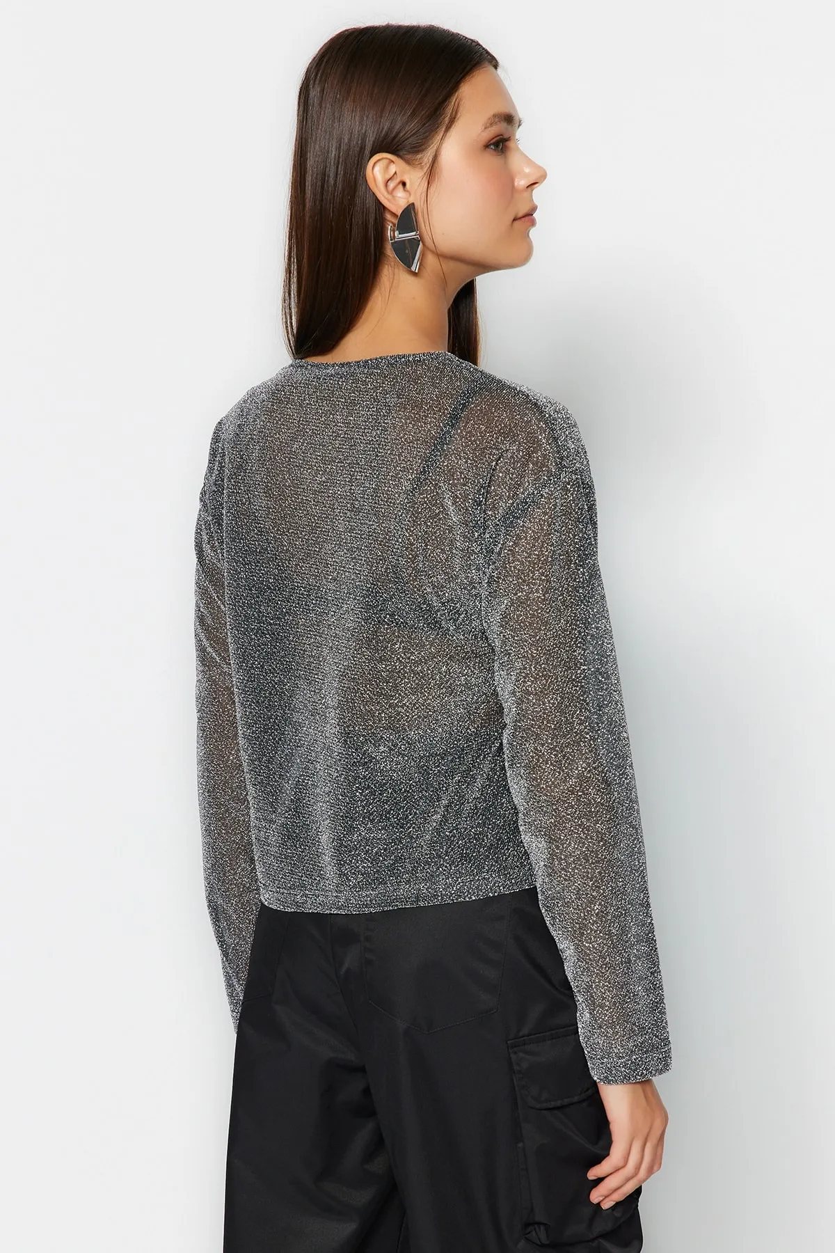 Trendyol Collection  Schwarze Lurex-Strickbluse mit Rundhalsausschnitt, reguläre/normale Passform, transparenter Tüll TWOAW24BZ00019