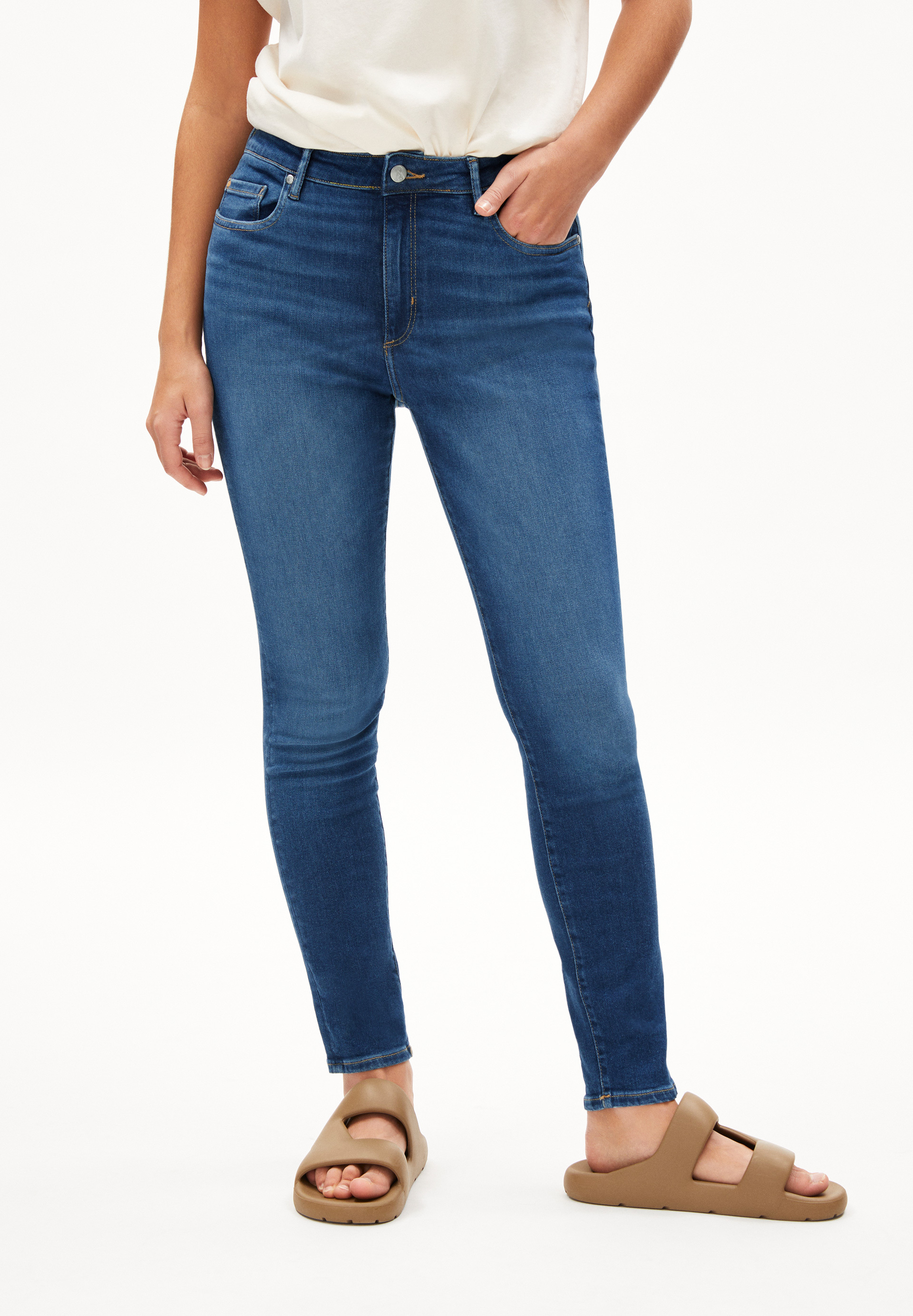 Skinny Leg Mid Waist aus Bio-Baumwoll Mix