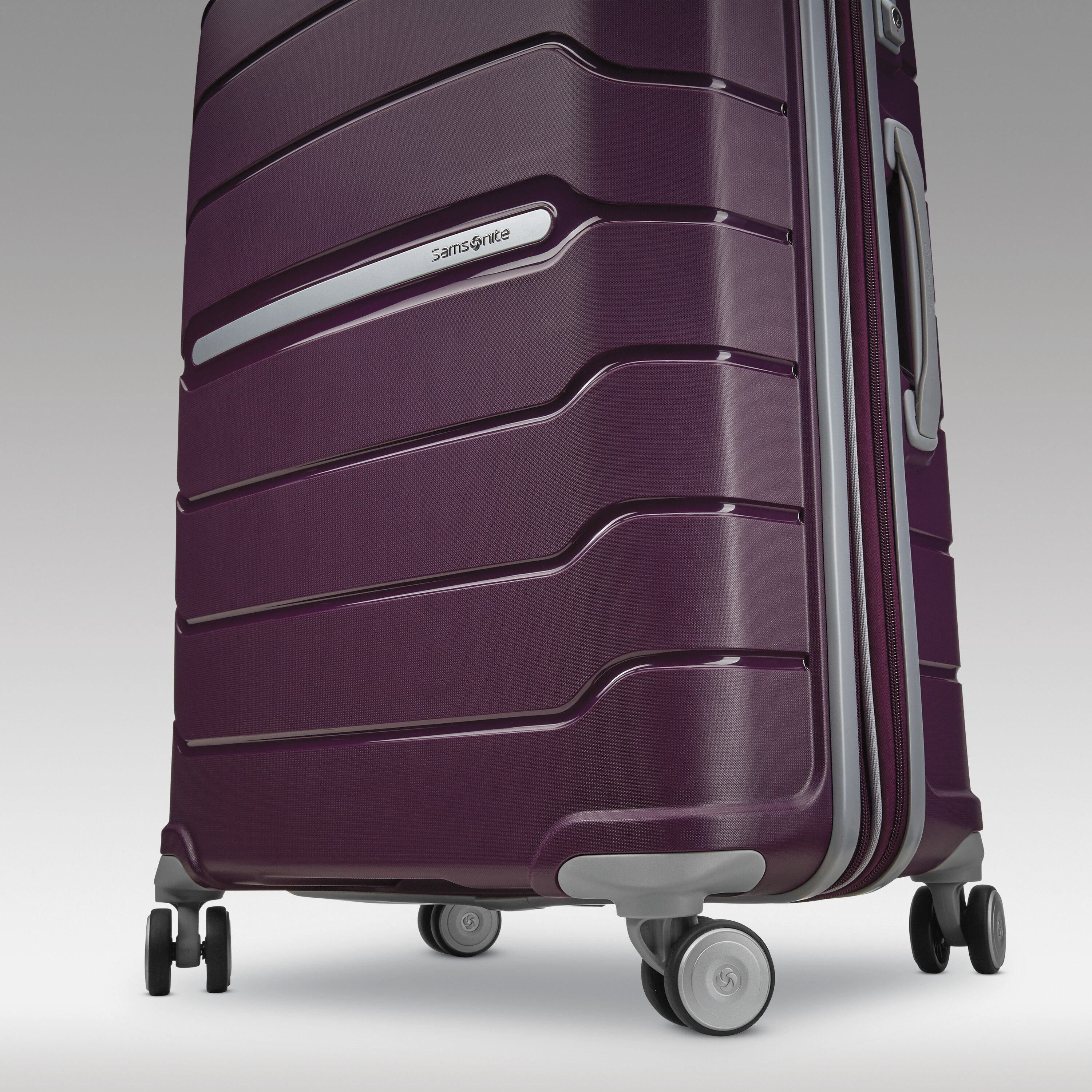 SAMSONITE FREEFORM MEDIUM SPINNER