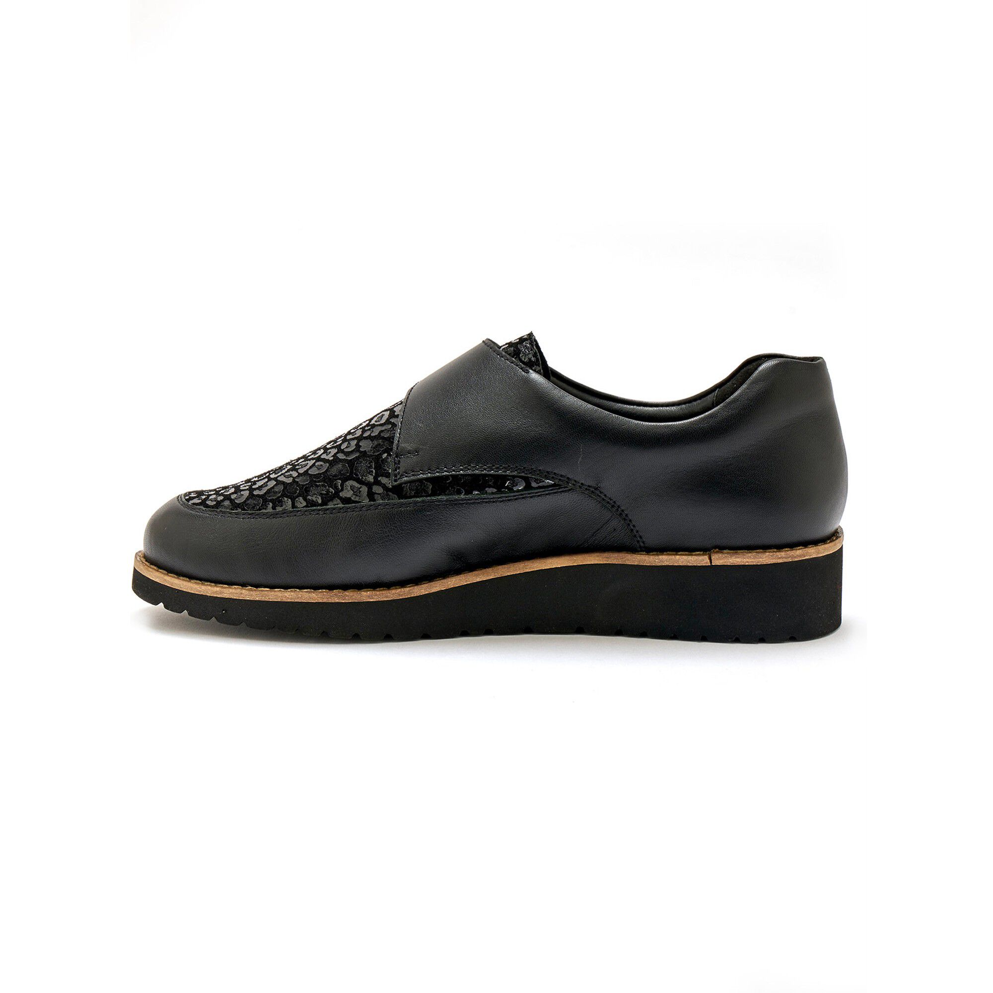 Derbies scratchées largeur confort tout cuir