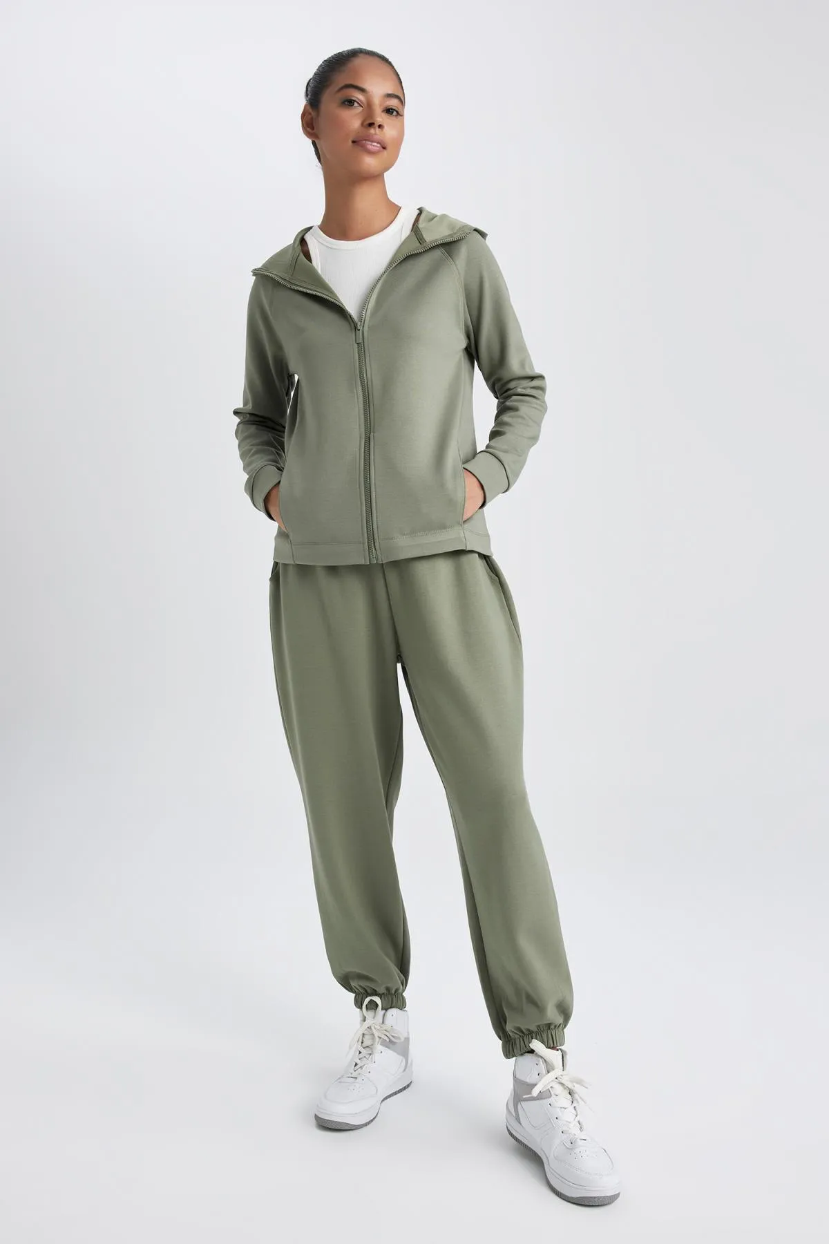 DeFacto  Passform: Oversize-Passform, doppelte Tasche, Jogger-Bein, Standard-Stoffhose aus Skuba-Tauchen