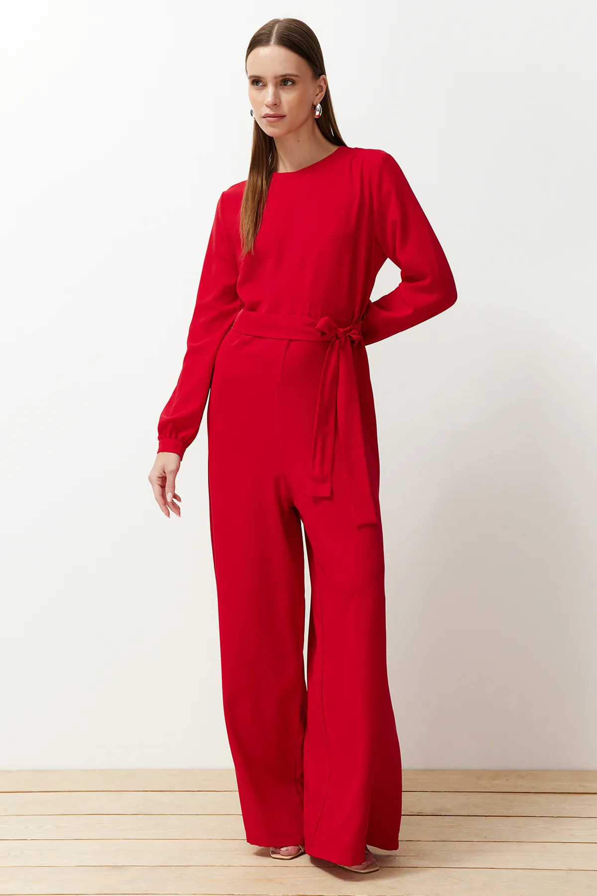 Trendyol Modest  Roter Cape-Jumpsuit mit Quasten für den Abendkleid-Anzug TCTAW24DB00007
