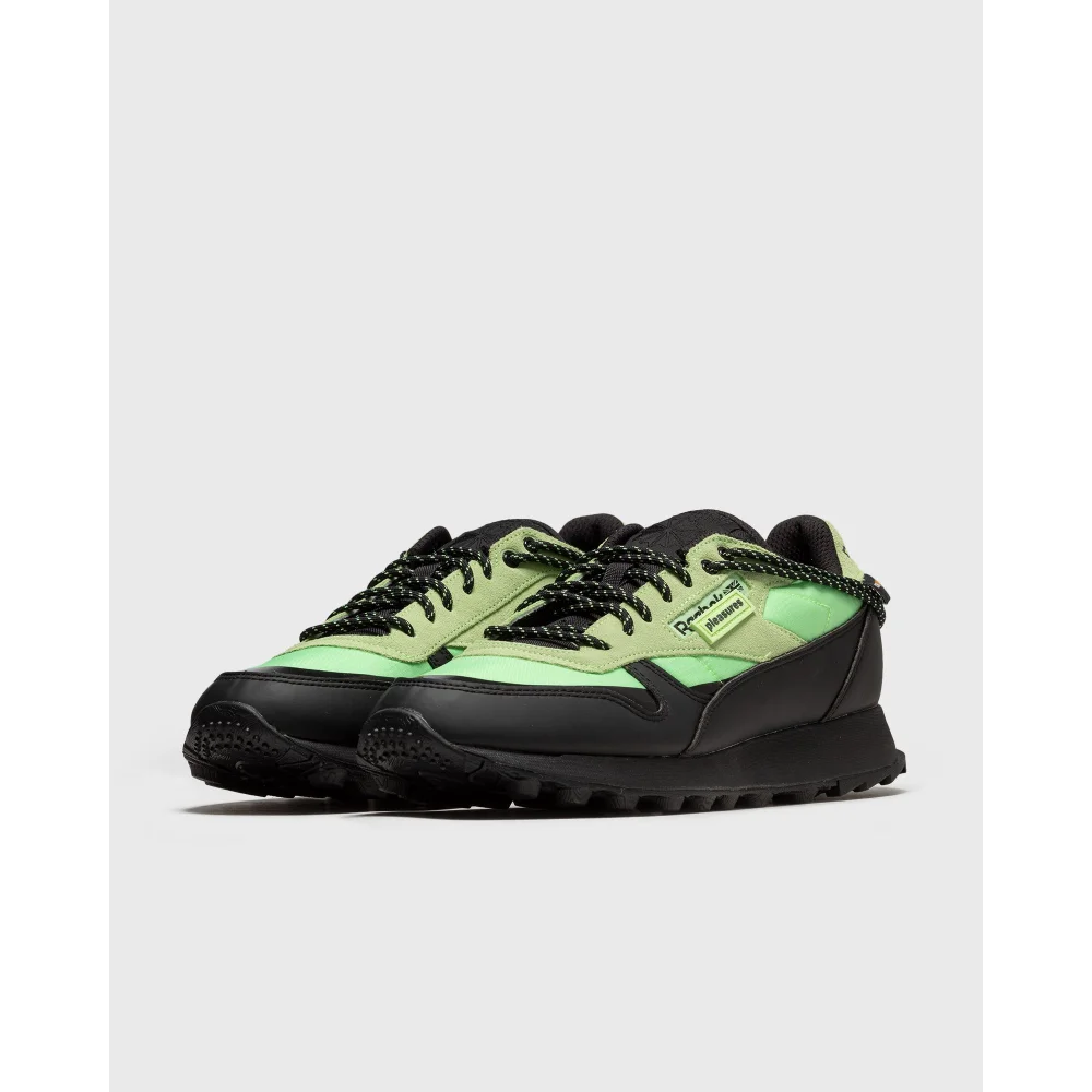 Reebok x Pleasures Classic Leather H06244 / schwarz