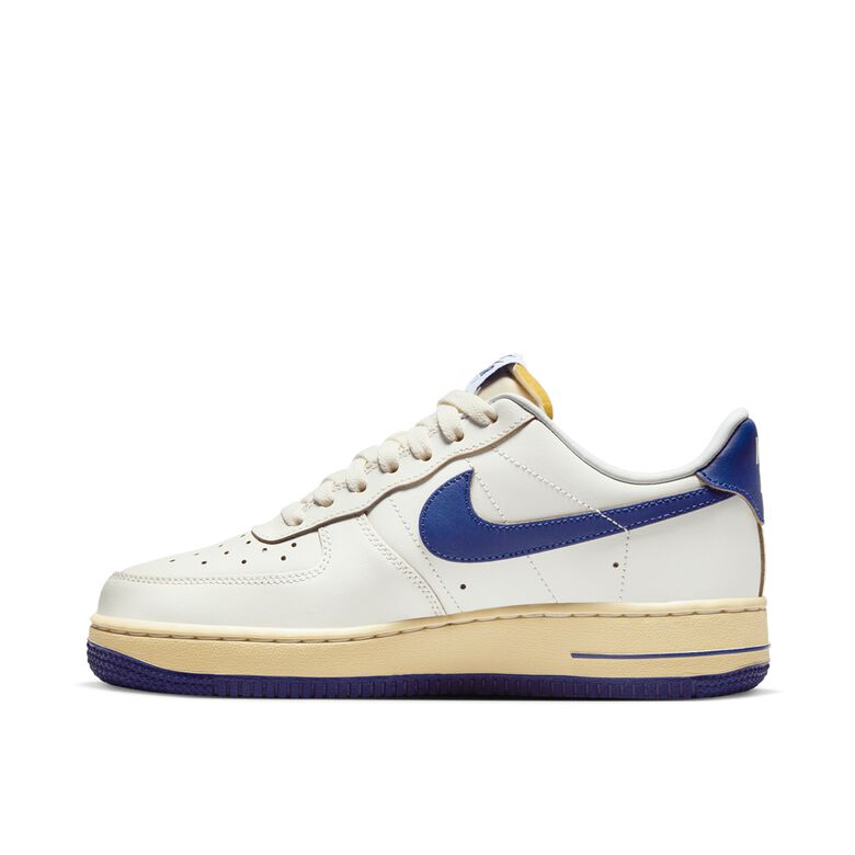 NIKE Wmns Air Force 1 Low 